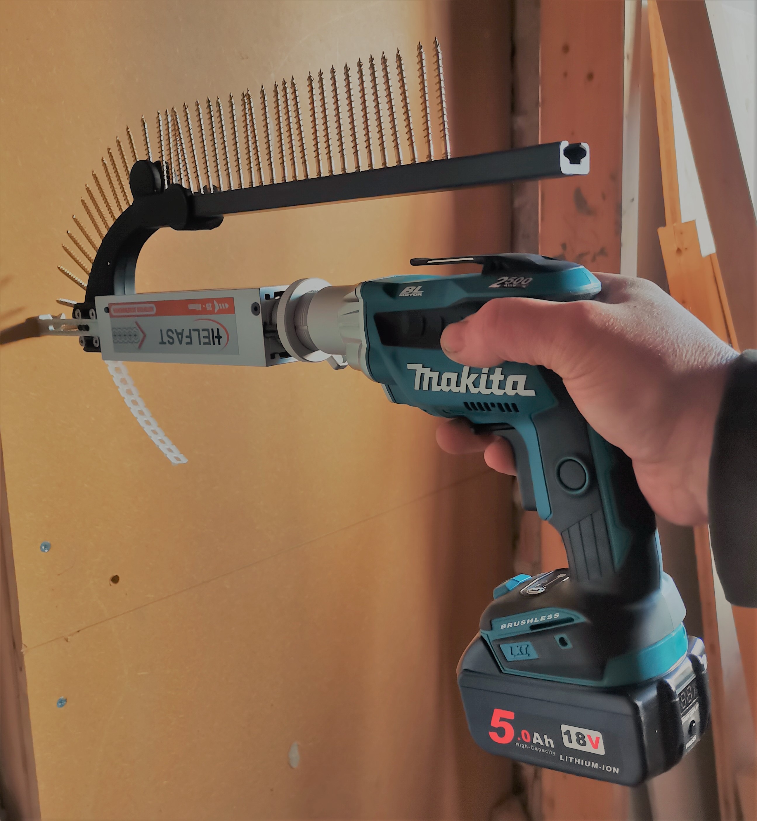 Swissfast 80NG Magazinschrauber mit Verlängerung und MAKITA Motor 2500 RPM